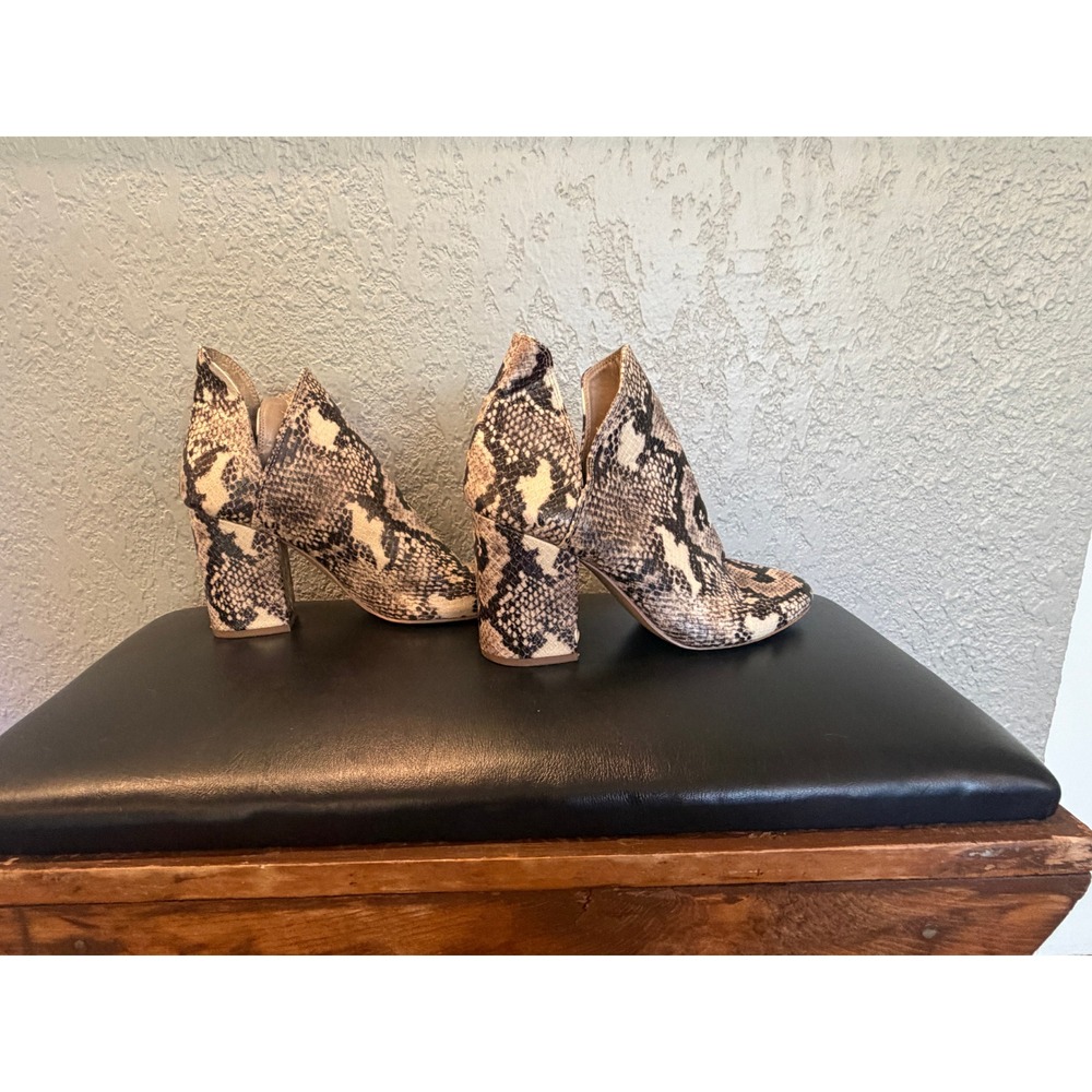 Steve Madden Rookie Snake Print Ankle Booties Pointed Toe Block Heel Grey Tan